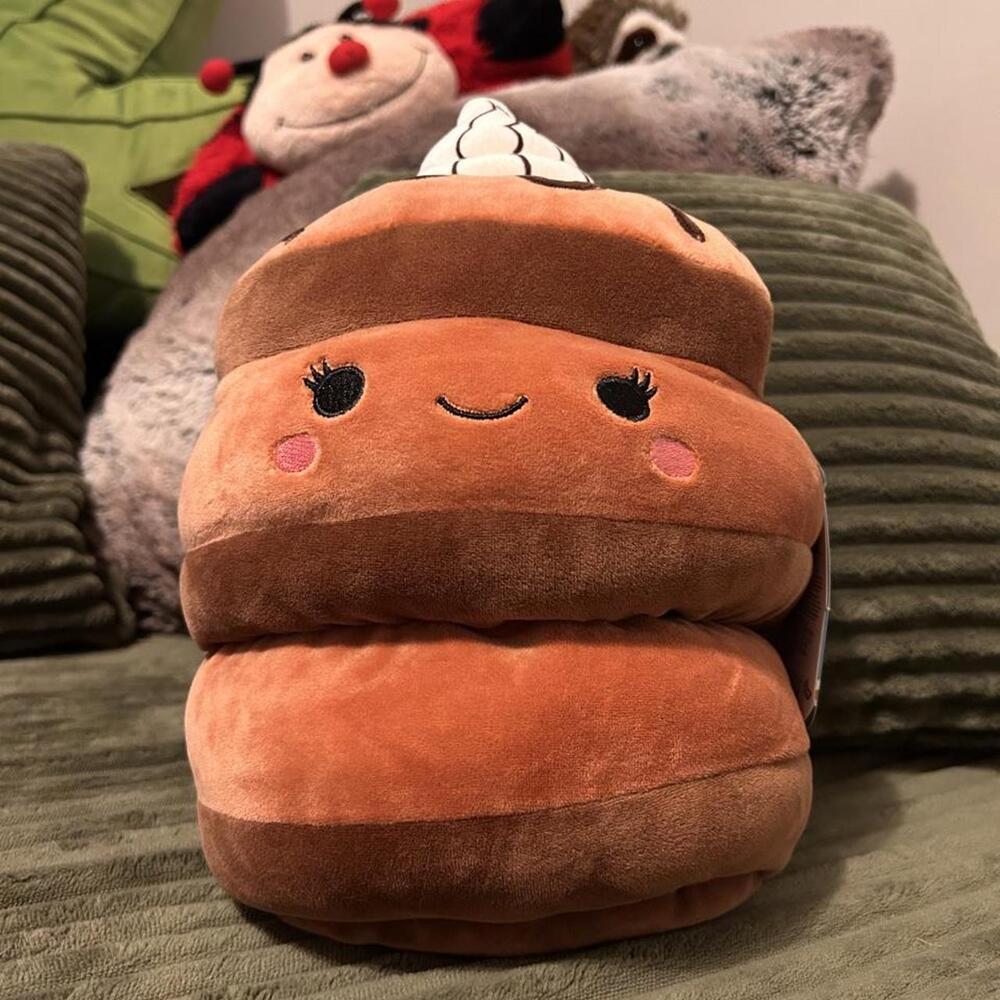 ULTRA RARE 🤎 Squishmallows 8" Sheila the Chocolate Pancake plush toy NWT